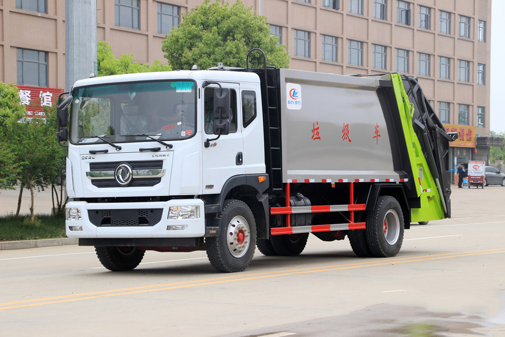 10立方東風(fēng)D9 壓縮垃圾車