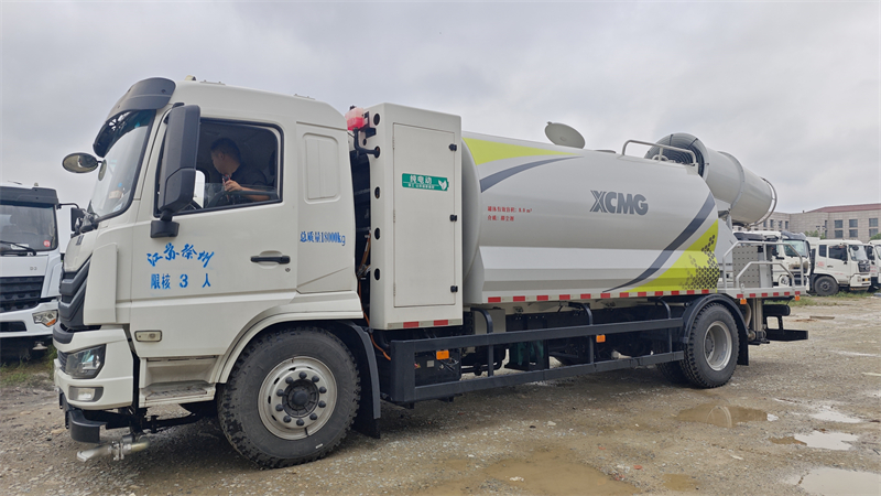 純電動(dòng)100米抑塵車(chē)出租