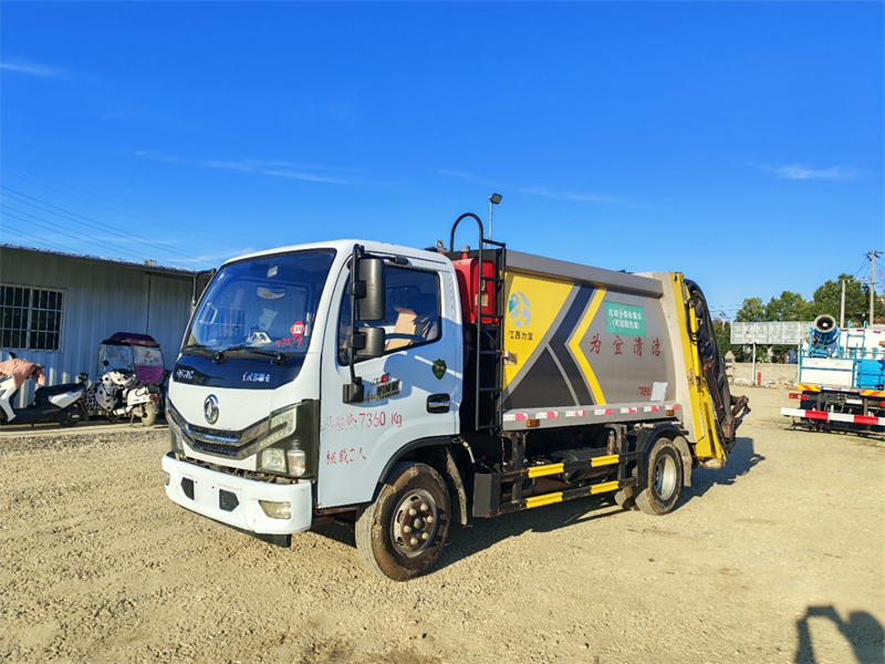 年底了，可以提前預(yù)租壓縮垃圾車(chē)了......